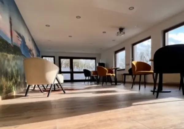 Blick in die Schuy Wartelounge.