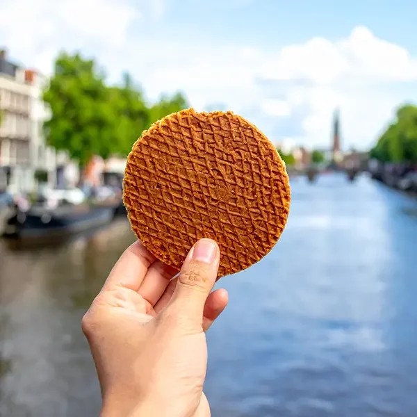 Stroopwafels vor den Kanälen in Amsterdam.