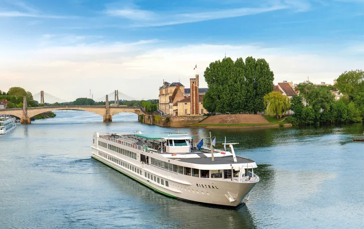 MS MISTRAL