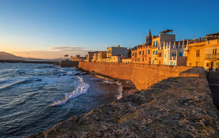 Stadtmauern von Alghero auf Sardinien, Italien