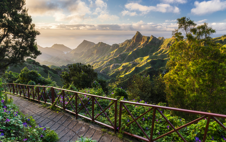 Blick in das Anaga Gebirge auf Teneriffa