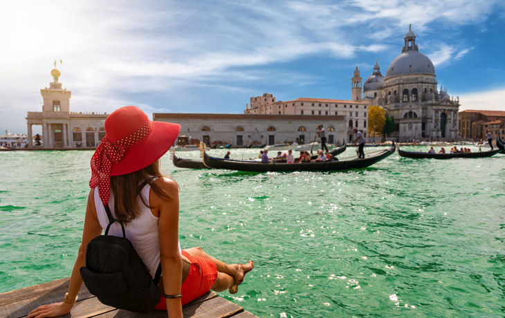 Canal Grande in Venedig mit Blick auf die Basilica Santa Maria della Salute