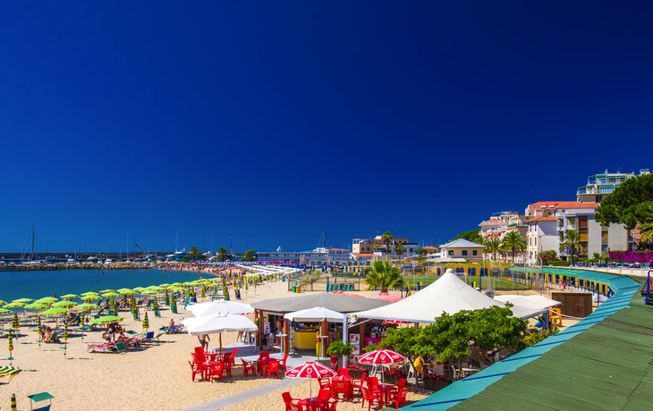 Strand an der Promenade von Sanremo