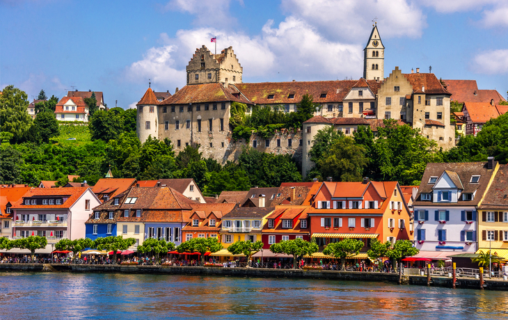 Blick auf die Alte Burg und Altstadt von Meersburg