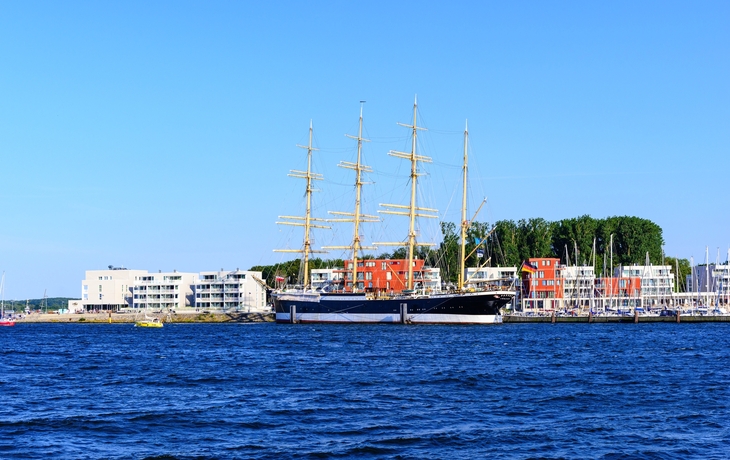Viermastbark Passat vor Lübeck-Travemünde