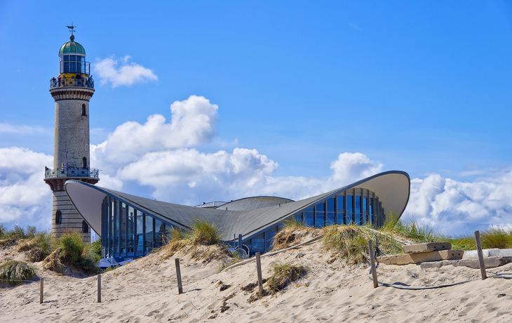 Teepot und Leuchtturm Warnemünde