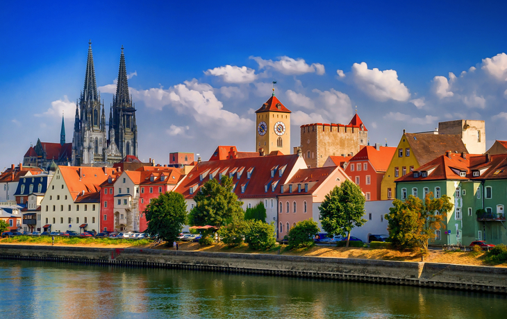 Donau und der Dom in Regensburg, Deutschland