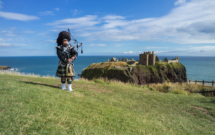 Traditioneller schottischer Dudelsackpfeifer