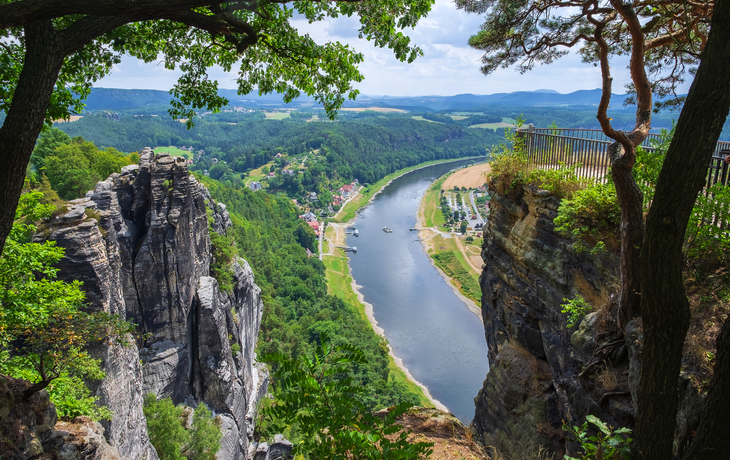 Blick ins Elbtal vom Basteigebirge aus