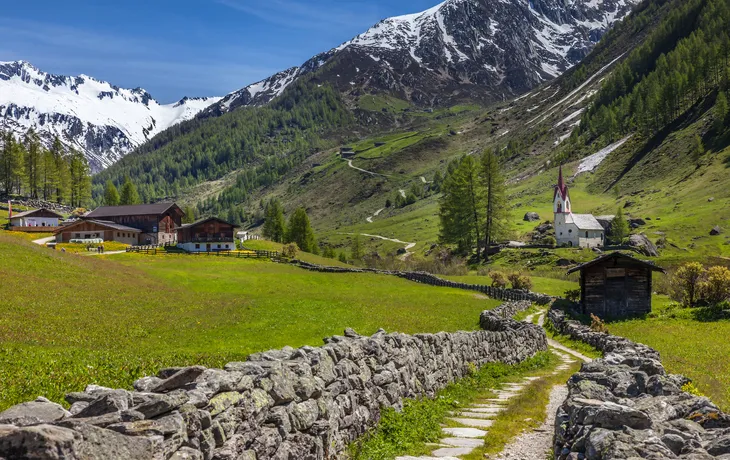 Kreuzweg zur Heilig Geist Kirche im Ahrntal, Südtirol/ Italien