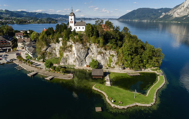 Johannesberg mit Johannesbergkapelle in Traunkirchen am Traunsee im Salzkammergut, Österreich