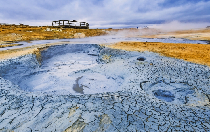 Vulkankrater im See Myvatn auf Island