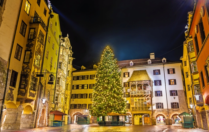 Weihnachtsbaum im Stadtzentrum von Innsbruck