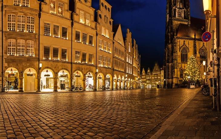 Weihnachtsbeleuchtung am Prinzipalmarkt in Münster, Deutschland