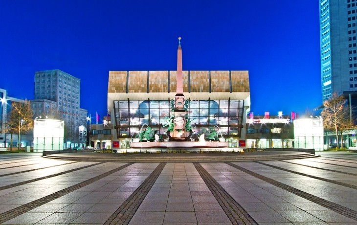 Leipziger Gewandhaus am Abend