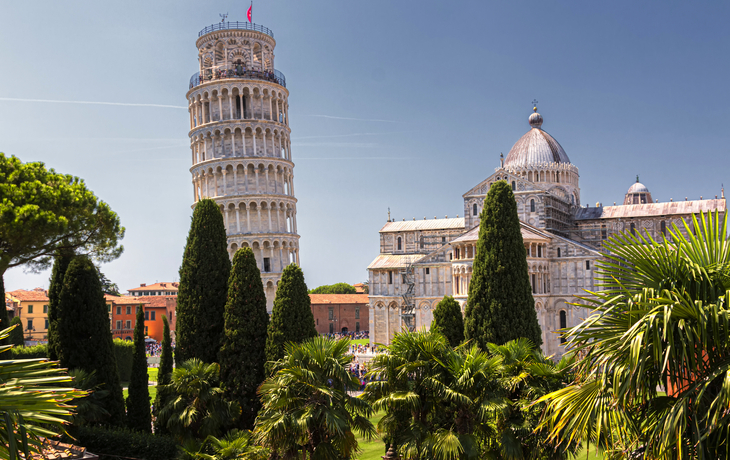 Schiefer Turm und Dom Santa Maria Assunta am Piazza dei Miracoli in Pisa, Italien