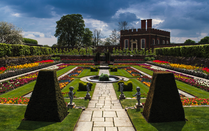 Garten im Hampton Court Palace in Surrey, Vereinigtes Königreich