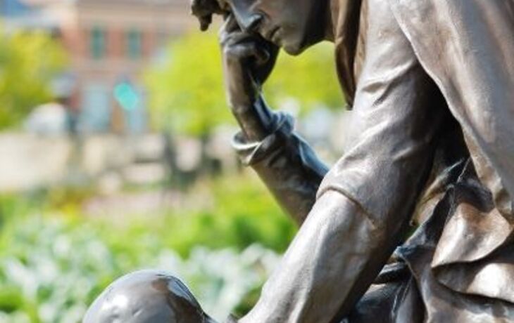 Hamlet-Statue in Stratford Upon Avon