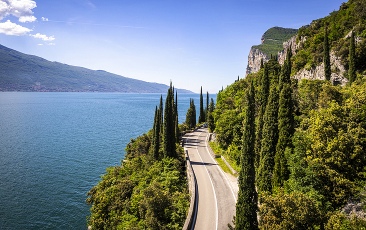 Gardesana Occidentale in der Nähe von Limone sul Garda am Gardasee, Lombardei/ Italien