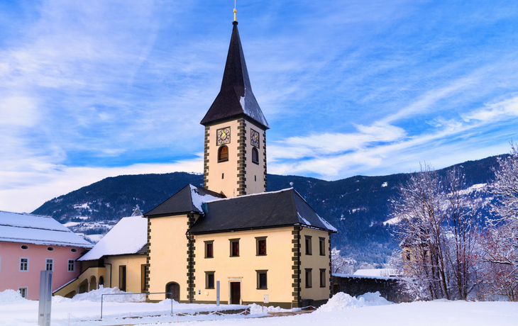 Kloster Ossiach am Südufer des Ossiacher Sees in Kärnten
