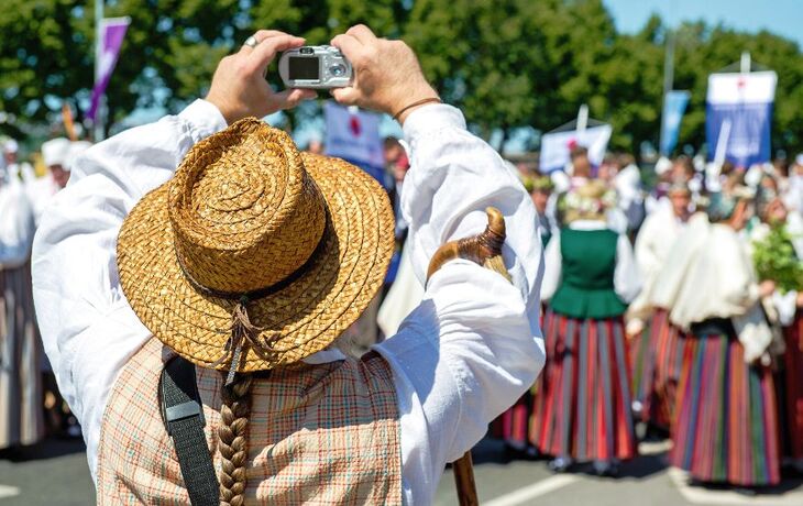 lettische Trachten