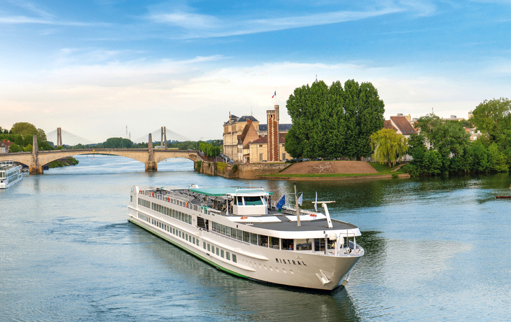 MS MISTRAL