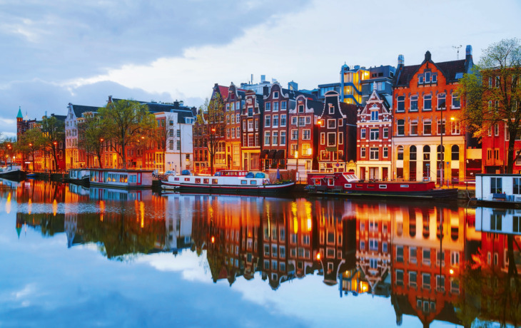 Nacht Blick auf die Stadt von Amsterdam,die Niederlande