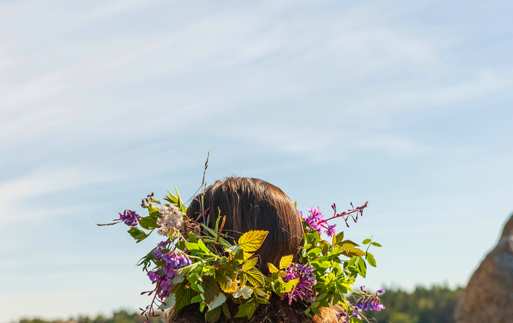 Blumenkranz zu Mittsommer in Schweden