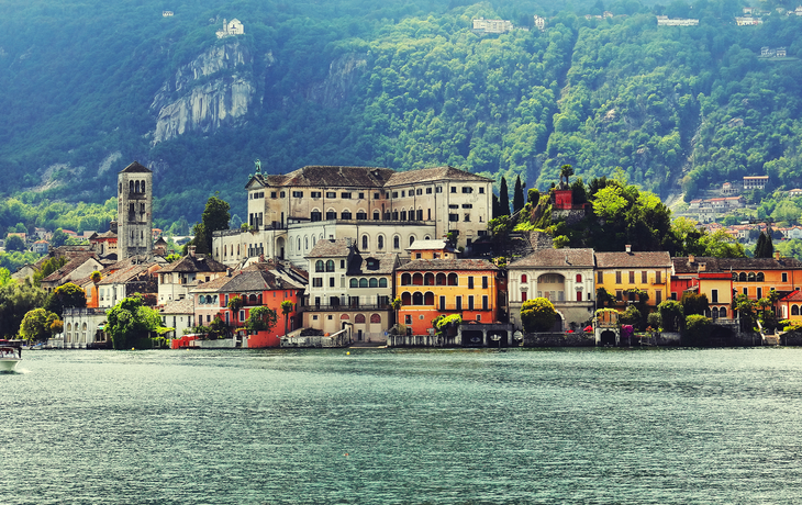 Insel San Giulio am östlichen Ufer des Orta-Sees