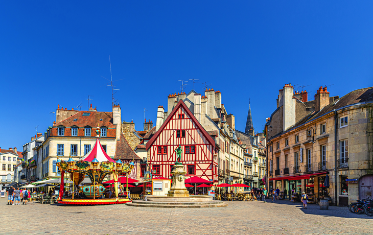historisches Zentrum auf dem Place La Fontaine Francois Rude in der Altstadt von Dijon