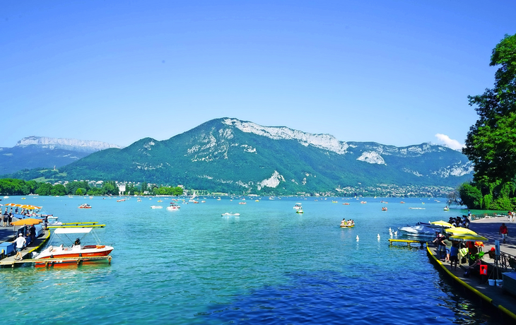 Lac d'Annecy im Südosten Frankreichs
