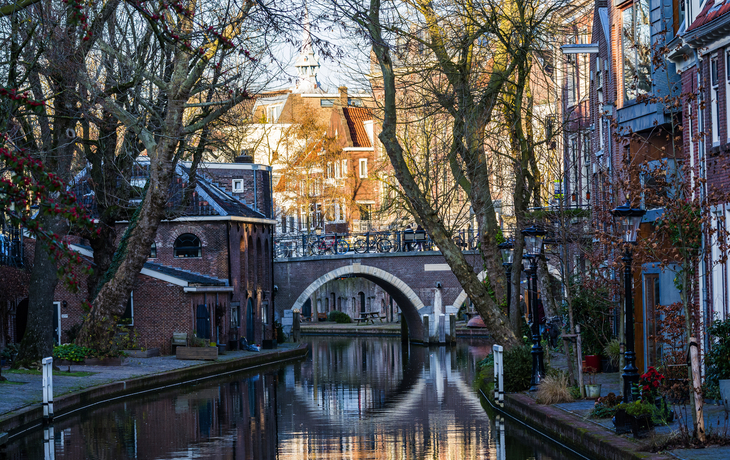 Utrechter Stadtkanal im Winter