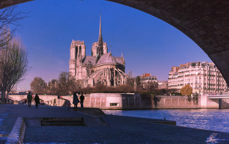 winterliche Kathedrale Notre-Dame de Paris in Paris