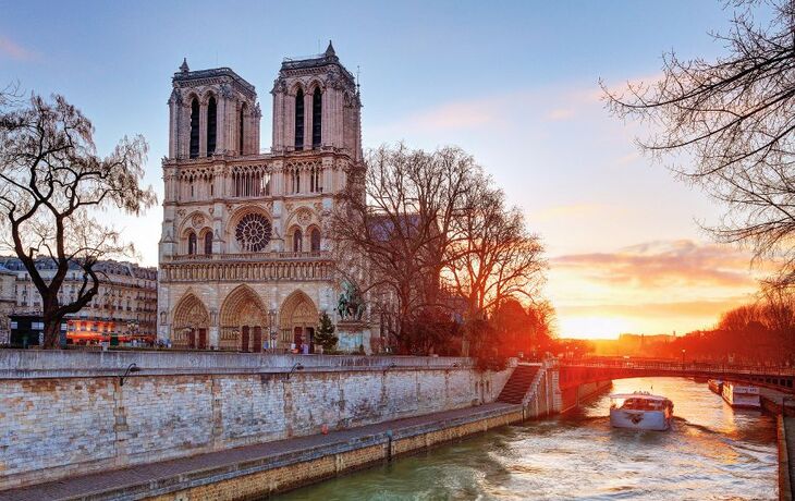 Paris - Notre Dame bei Sonnenaufgang