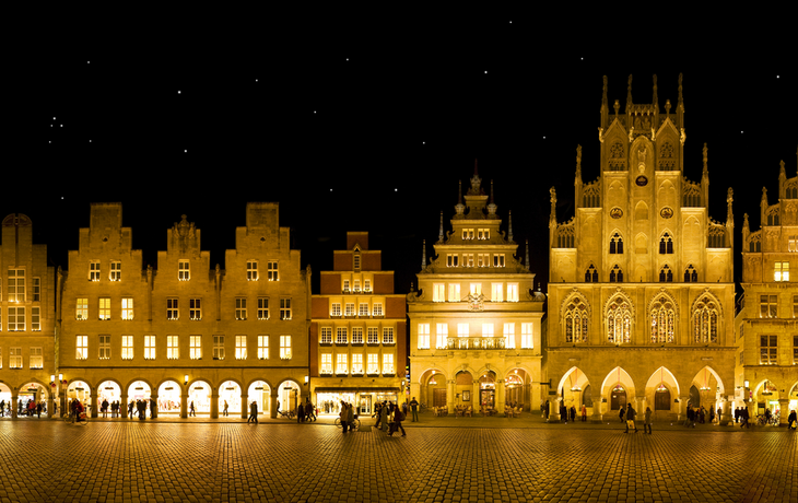 Weihnachtsbeleuchtung am Prinzipalmarkt in Münster, Deutschland