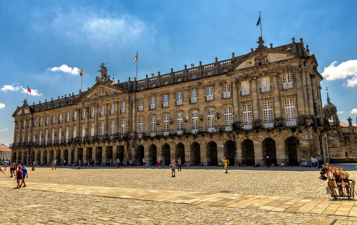 Blick auf das historische Rathausgebäude von Santiago de Compostela am Obradoiro-Platz