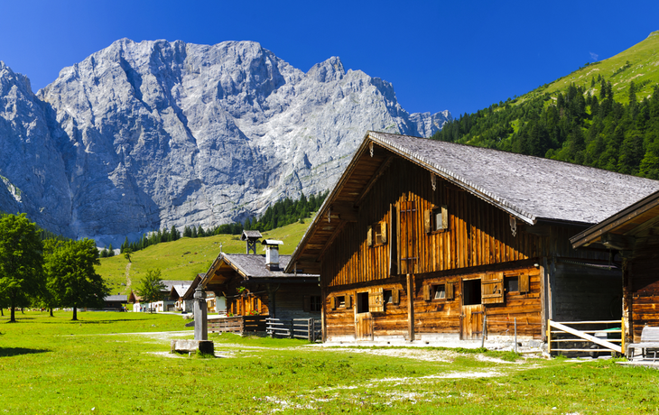 Alm im Großen Ahornboden im Karwendelgebirge