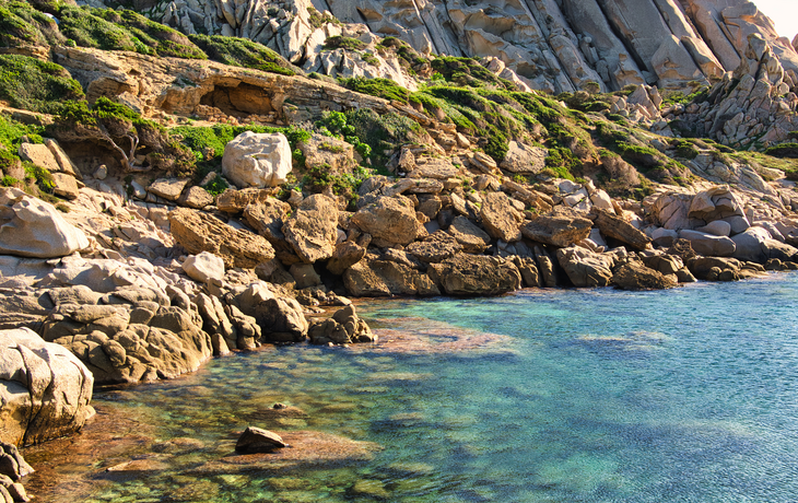 Küstenlinie des Valle della Luna in Sardinien
