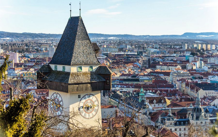 Wahrzeichen von Graz: Uhrturm auf dem Schlossberg