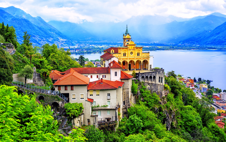 Wallfahrtskirche Madonna del Sasso oberhalb der Stadt Locarno am Lago Maggiore in der Schweiz
