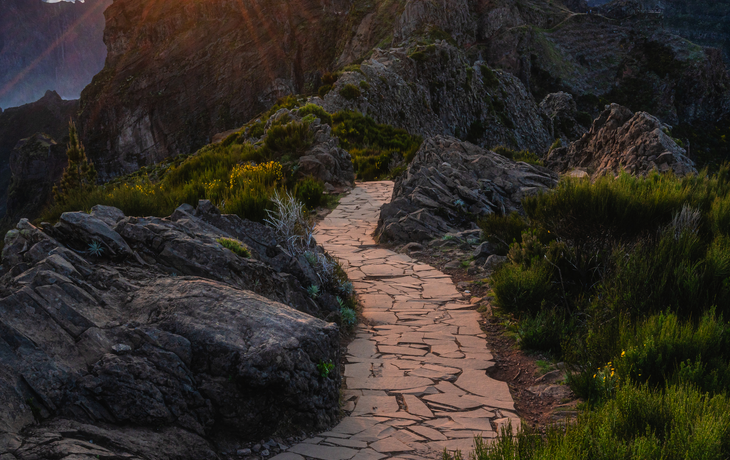 Sonnenaufgang auf dem Weg zum Gipfel des Pico do Arieiro