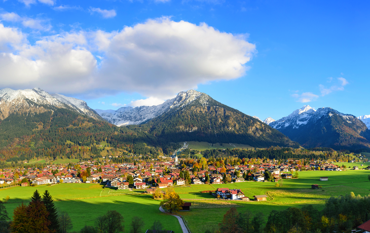 idyllisches Oberstdorf im herbstlichen Allgäu