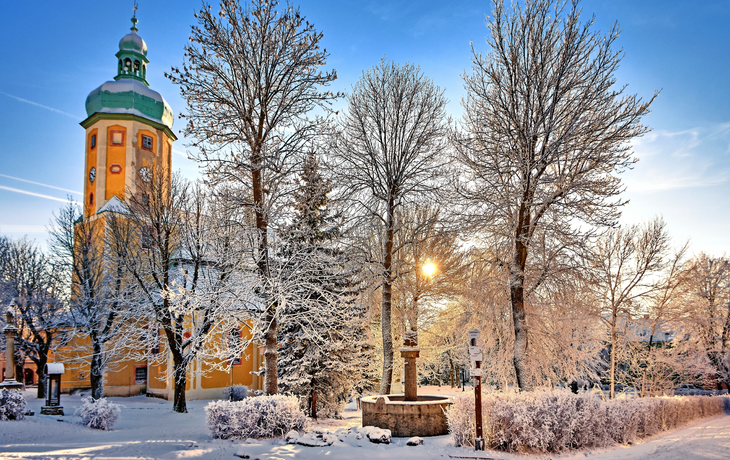 Kirche St. Laurentius Horní Blatná im Erzgebirge