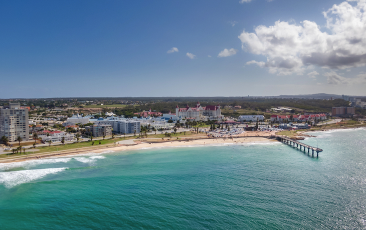 Hobie Beach und Shark Rock Pier an der Nelson Mandela Bay in Gqeberha