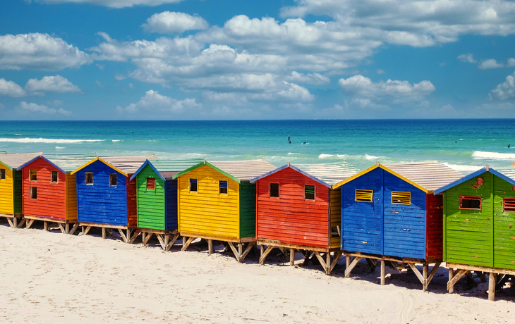 buntes Strandhaus am Muizenberg Beach in Kapstadt