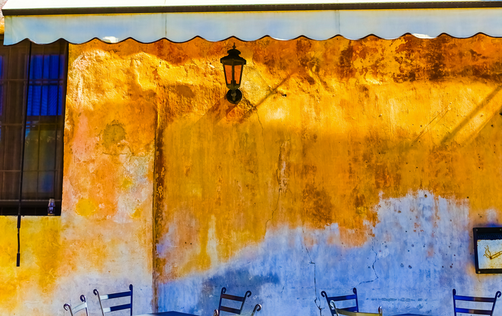 Straßencafé in Saluzzo