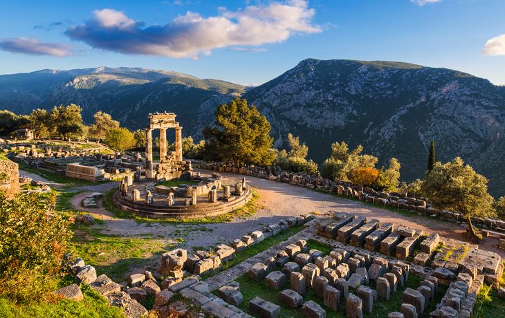 Tempel der Athena Pronaia im antiken Delphi, Griechenland