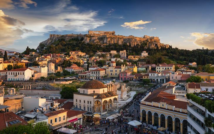Altstadt Plaka und die Akropolis von Athen