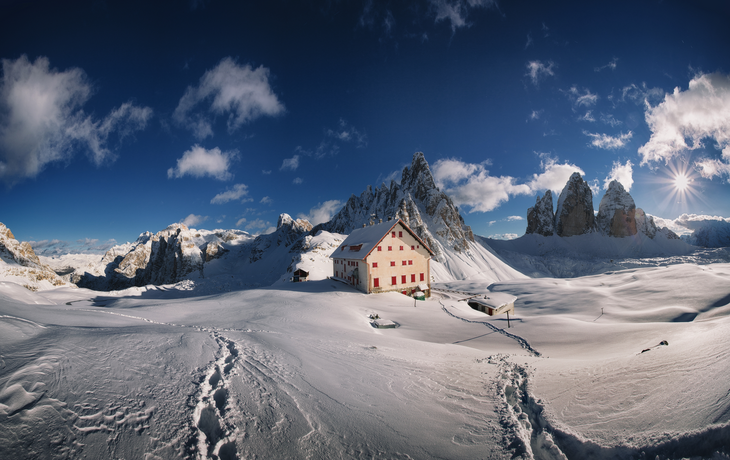 Winterwanderung in den Dolomiten im Naturpark Tre Cime
