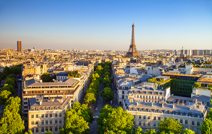 Stadtansicht von Paris bei Sonnenuntergang